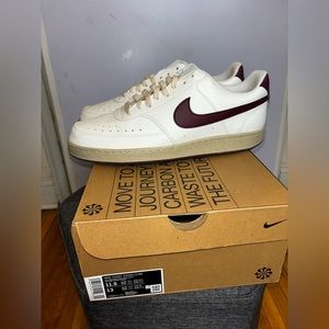 Nike Court Vision Low Mens 11.5 Sail/Beetroot